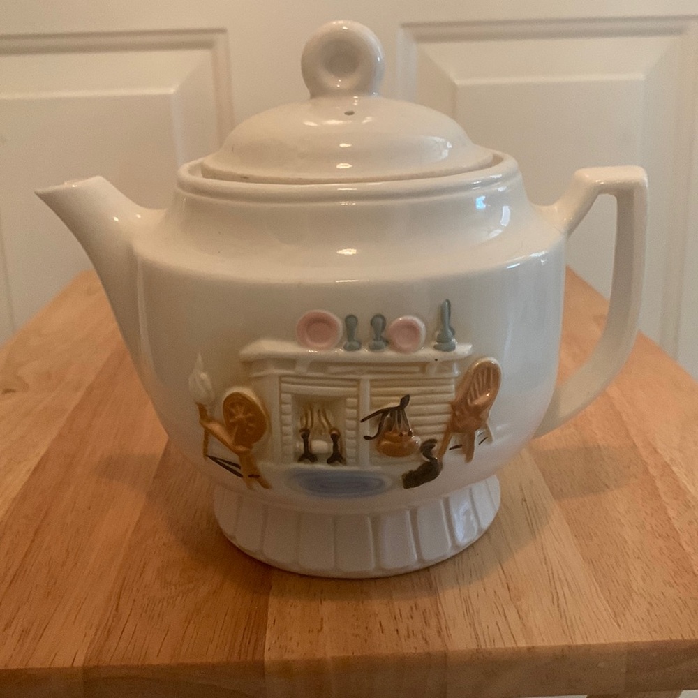 🫖 Vintage Teapot